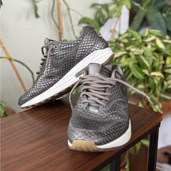 Nike Air Max 1 Reptile Metallic Pewter Silver Shoes - Picture 4 of 7